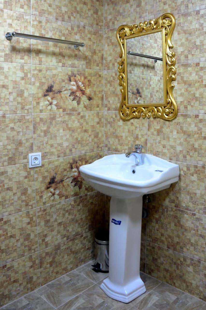 Tulpan Hotel Şǝki Екстериор снимка