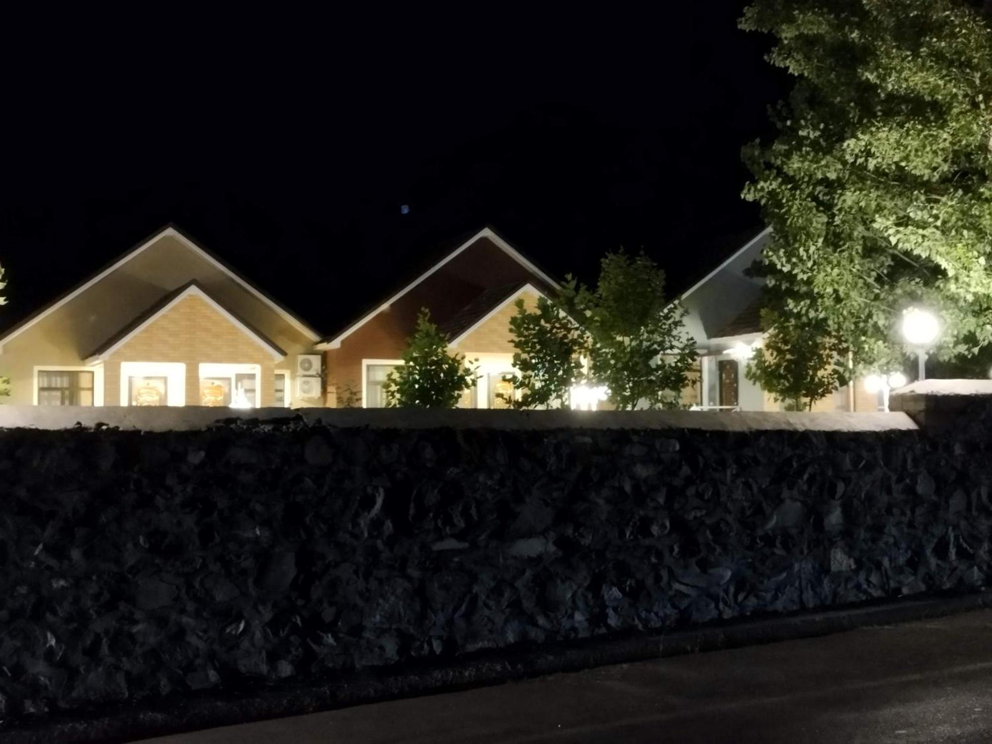 Tulpan Hotel Şǝki Екстериор снимка