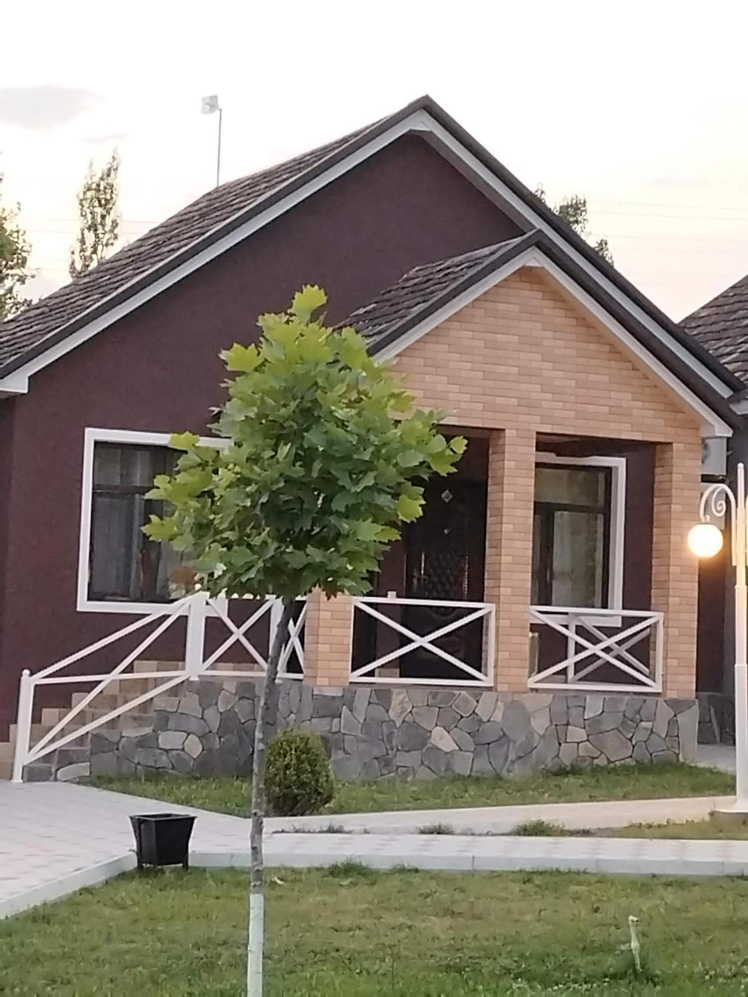 Tulpan Hotel Şǝki Екстериор снимка