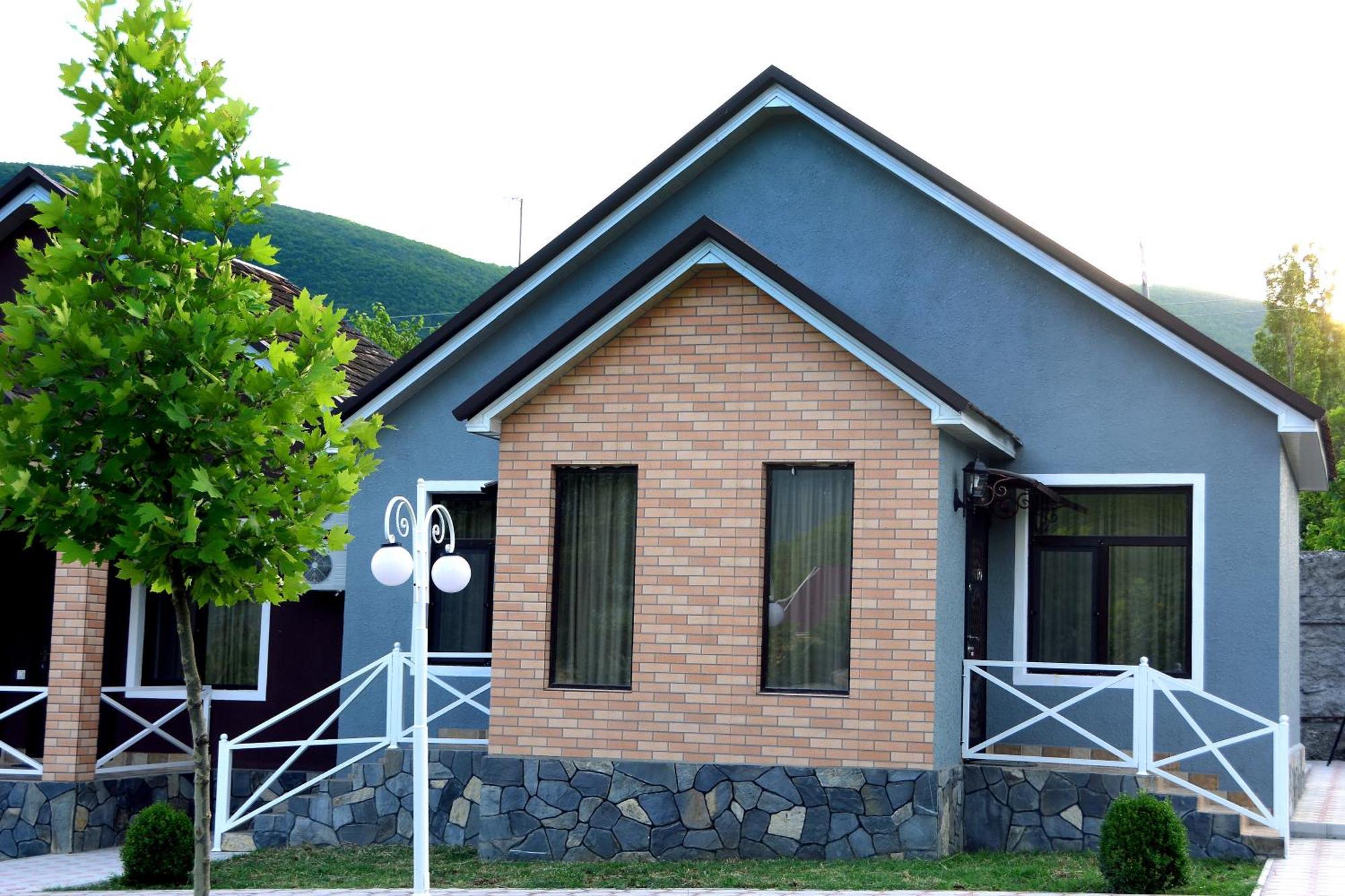 Tulpan Hotel Şǝki Екстериор снимка